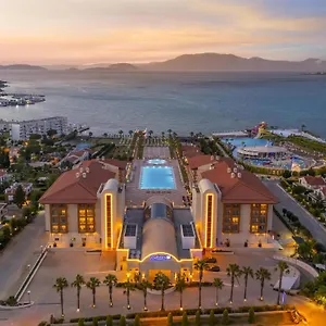 5* Resort Radisson Blu &